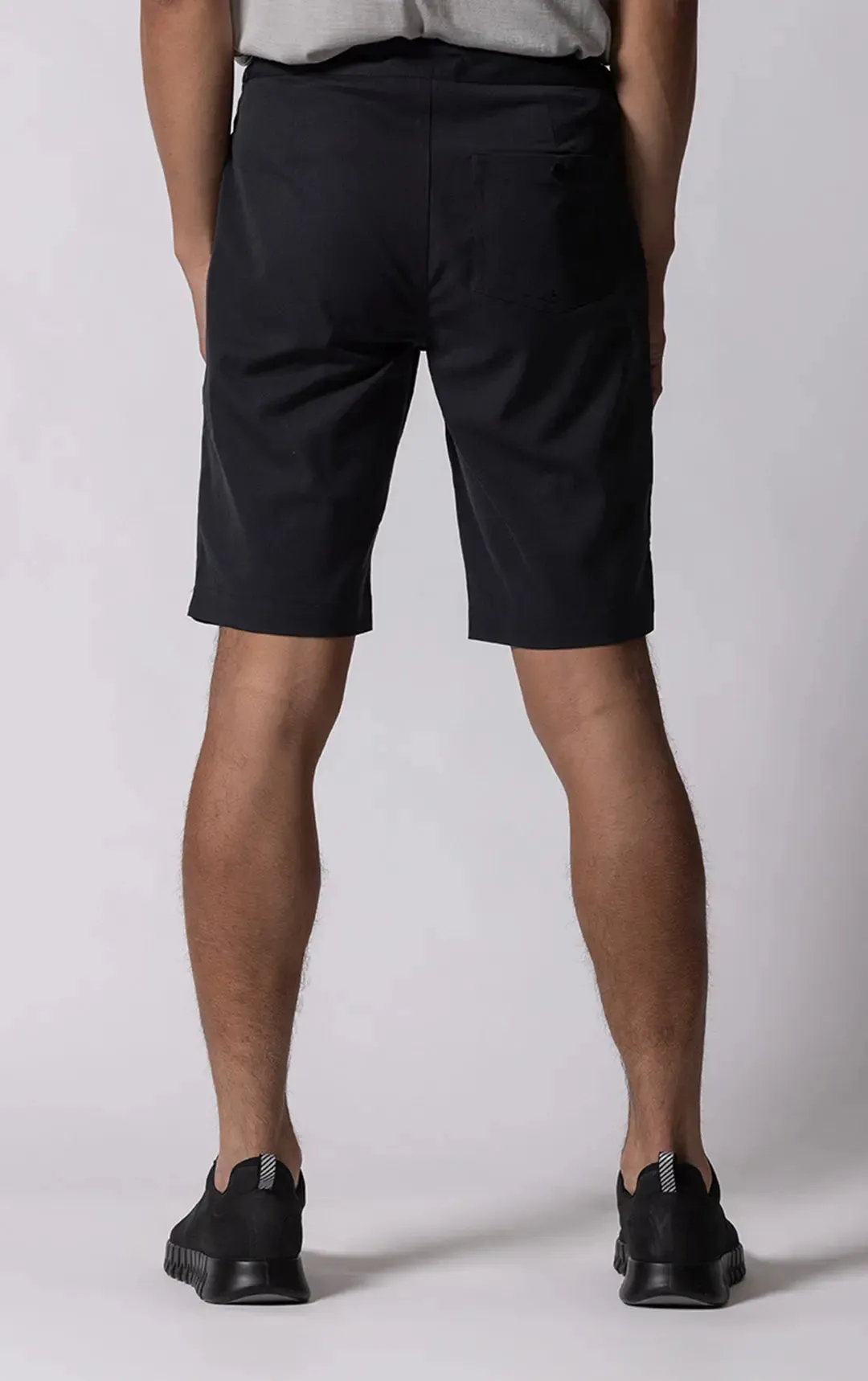 PERFORMANCE TWILL SHORT