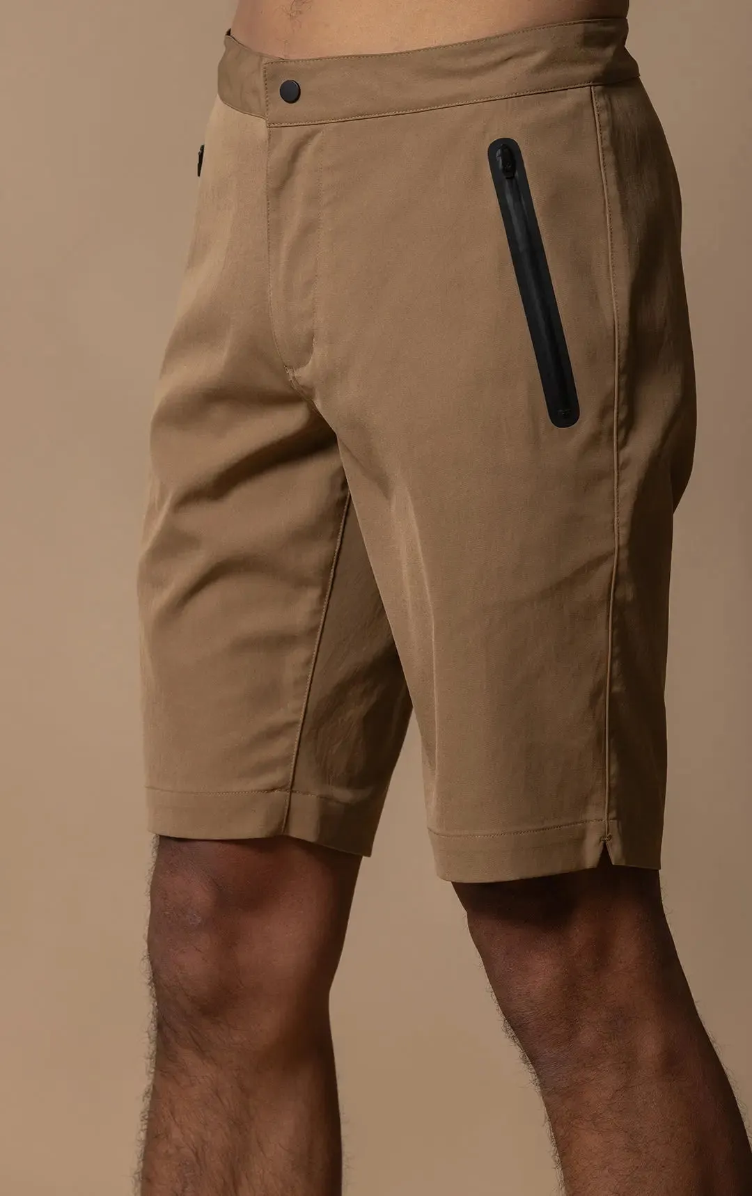 PERFORMANCE TWILL SHORT