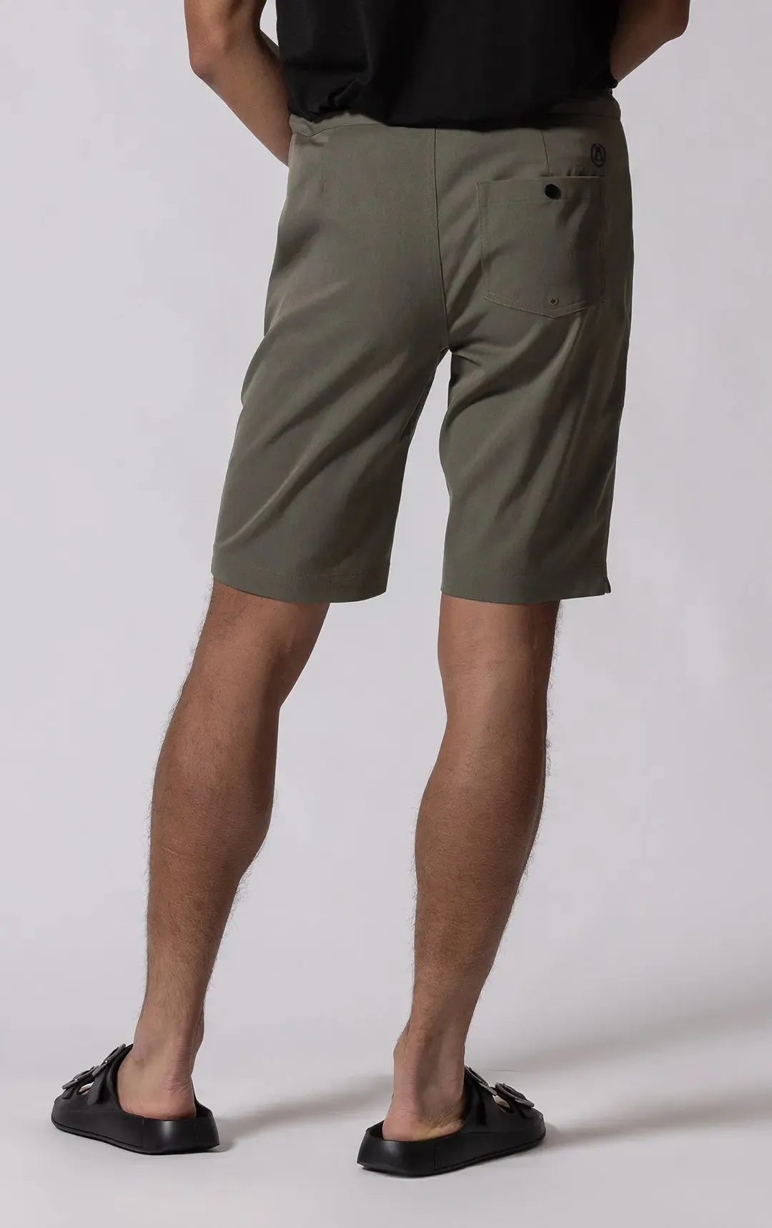 PERFORMANCE TWILL SHORT